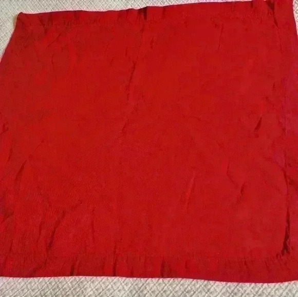 Set of 6- Red Dinner Napkins - Picture 2 of 2